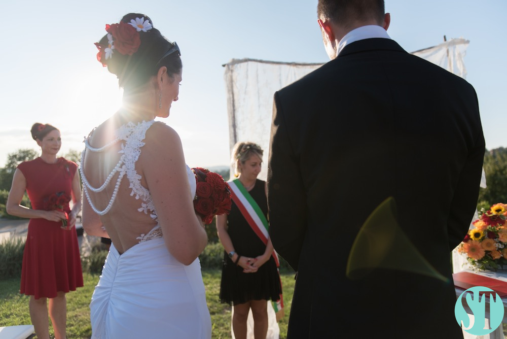 28Country wedding in tuscany - string lights