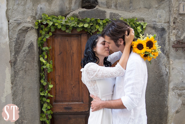23Romantic engagement in Tuscany