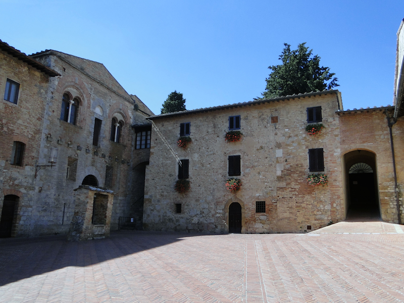 01Wedding planners in San Gimignano Tuscany