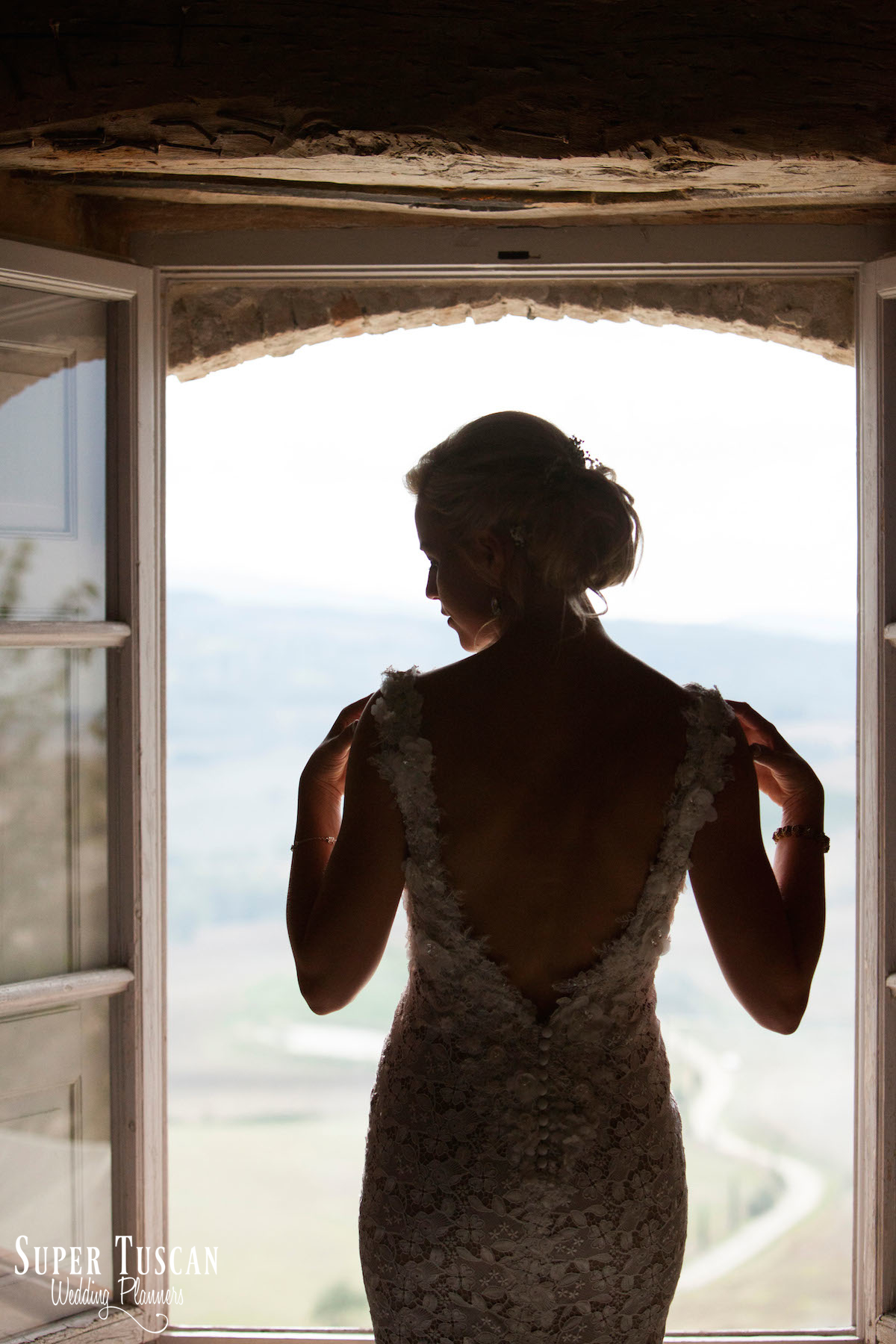 10Stunning Bride for wedding in Val d'orcia Italy