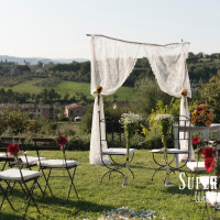 20Country wedding in tuscany - string lights